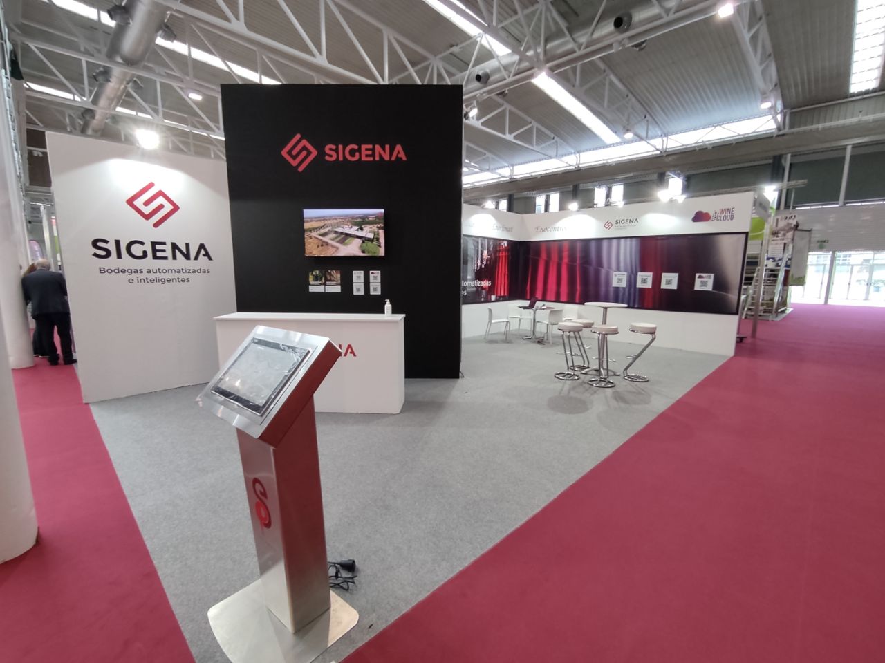 Stand de SIGENA en una feria profesional del sector vitivinícola